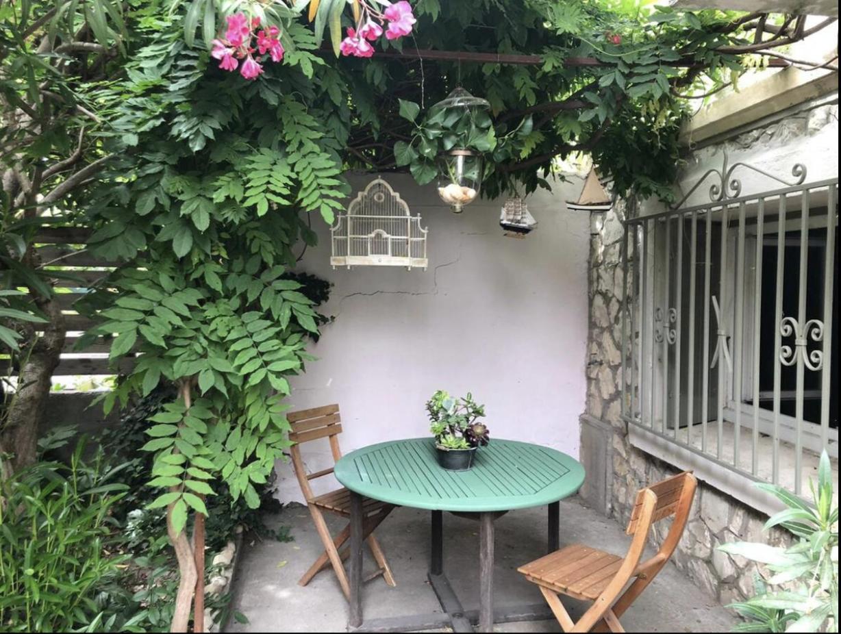 Appartement Complet Ou 2 Chambres De Charme En Centre-Ville Arles Exterior photo
