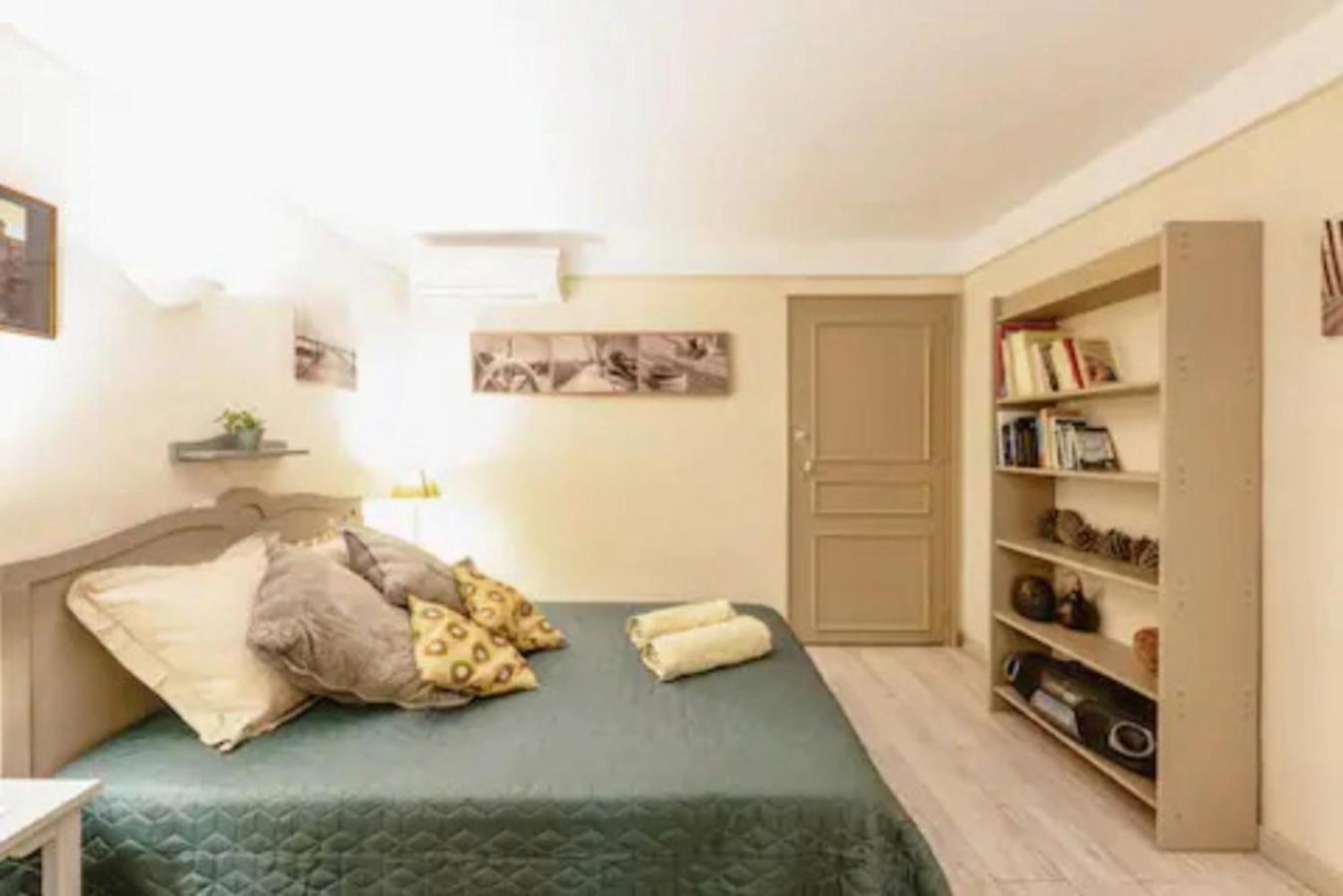 Appartement Complet Ou 2 Chambres De Charme En Centre-Ville Arles Exterior photo