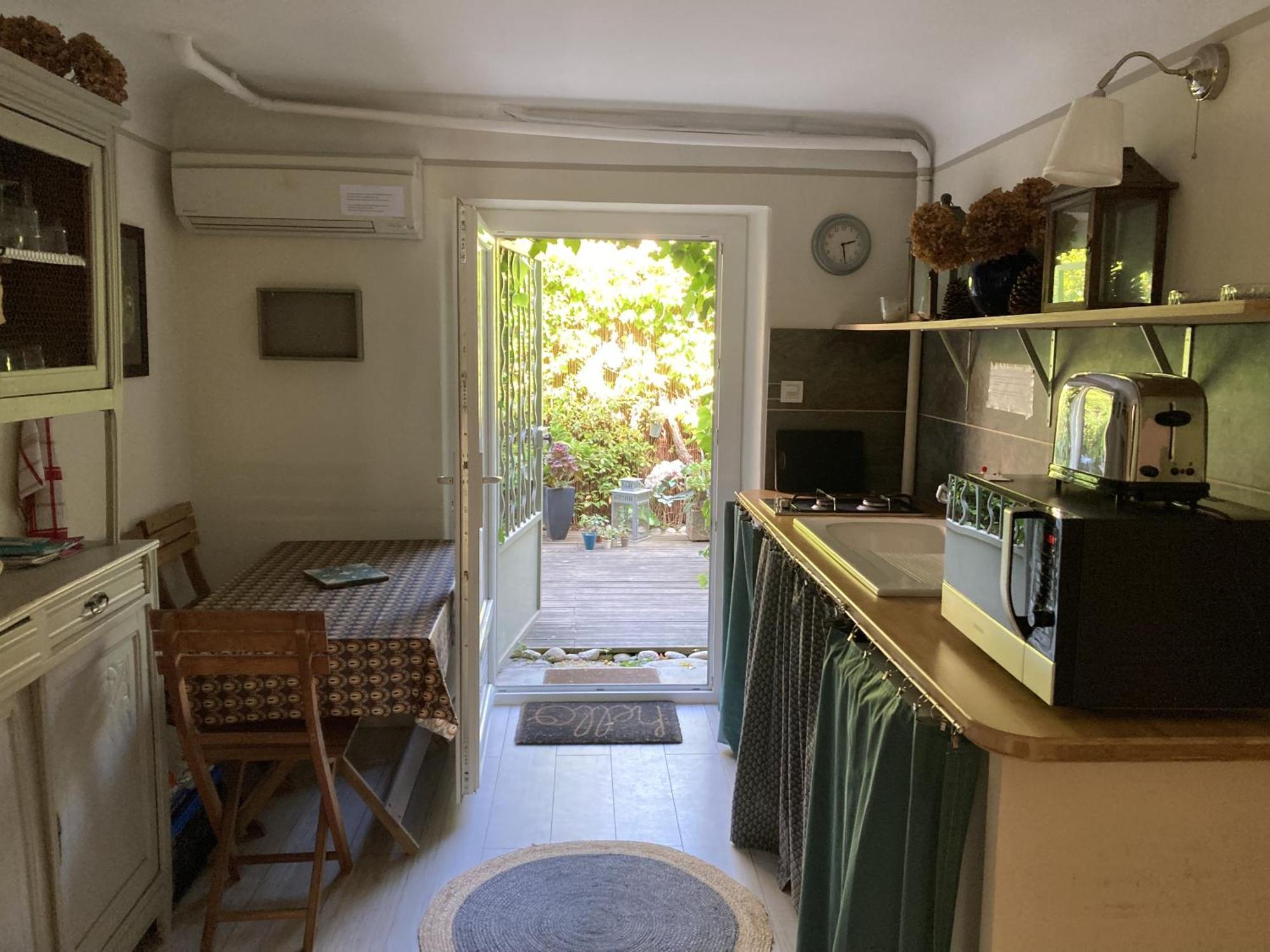 Appartement Complet Ou 2 Chambres De Charme En Centre-Ville Arles Exterior photo