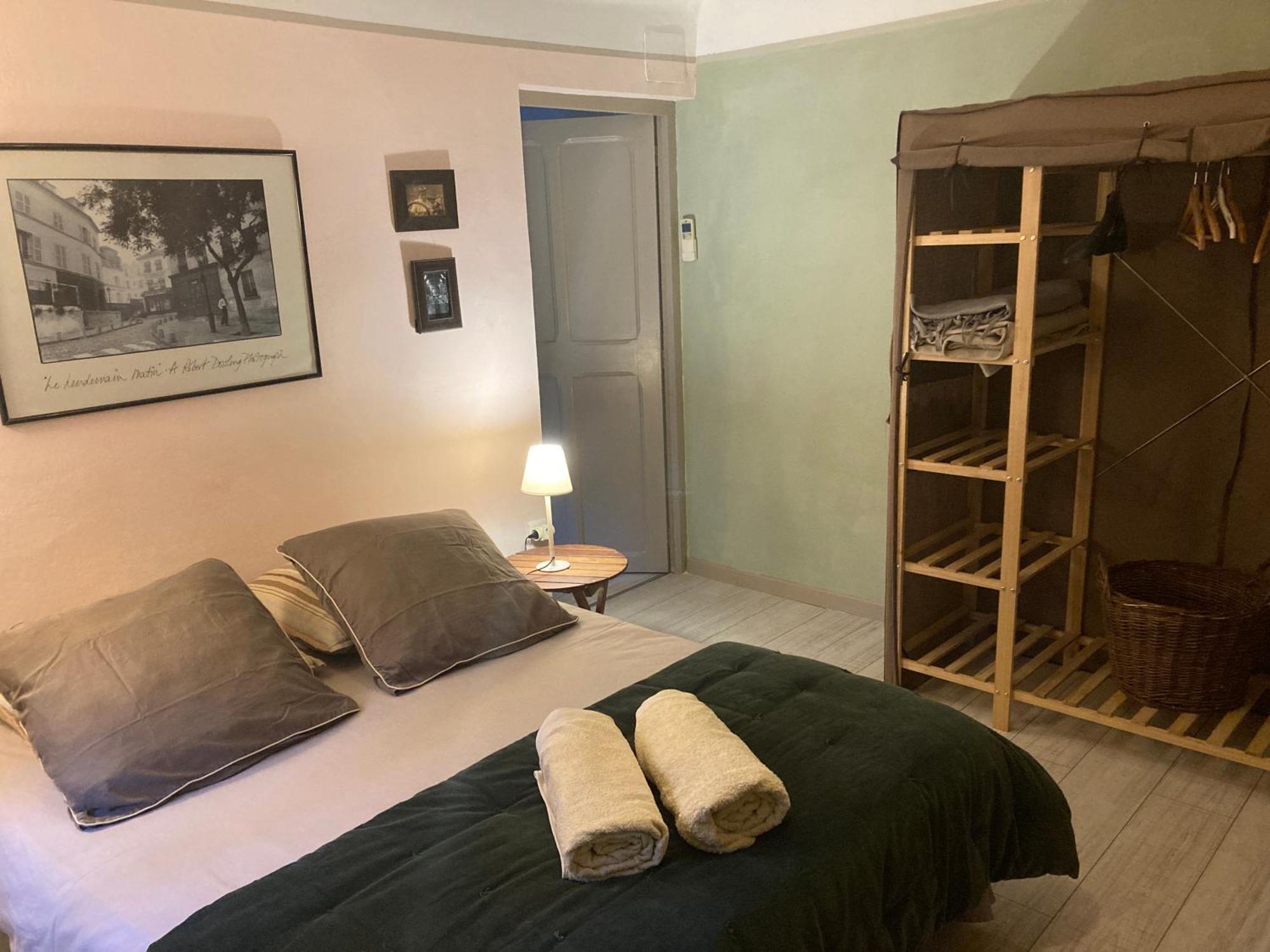 Appartement Complet Ou 2 Chambres De Charme En Centre-Ville Arles Exterior photo