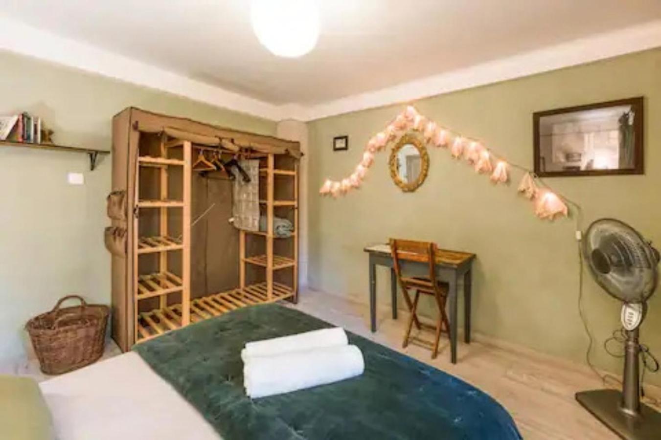 Appartement Complet Ou 2 Chambres De Charme En Centre-Ville Arles Exterior photo